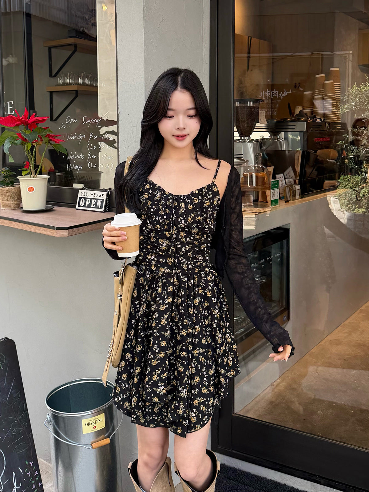 アンバランスヘムフラワーミニワンピース