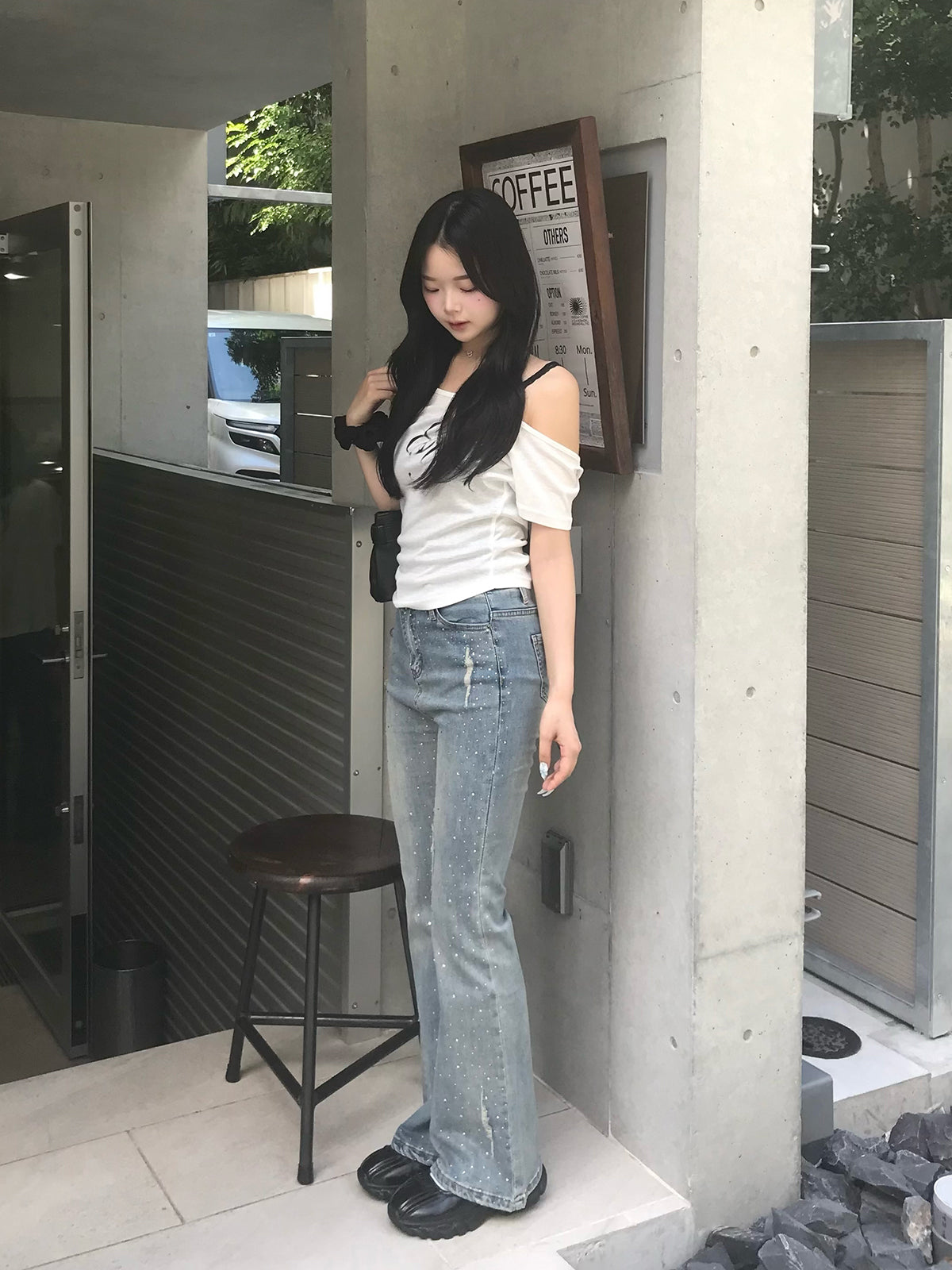 クリスタルストーンフレアデニムパンツ