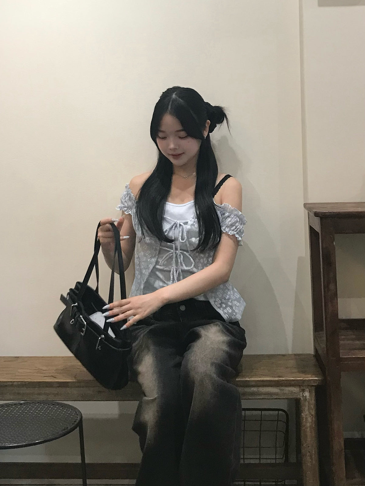 ホルターフラワーレースカットソー