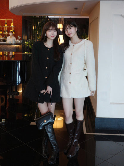 ゴールドボタンシルエットミドルコート