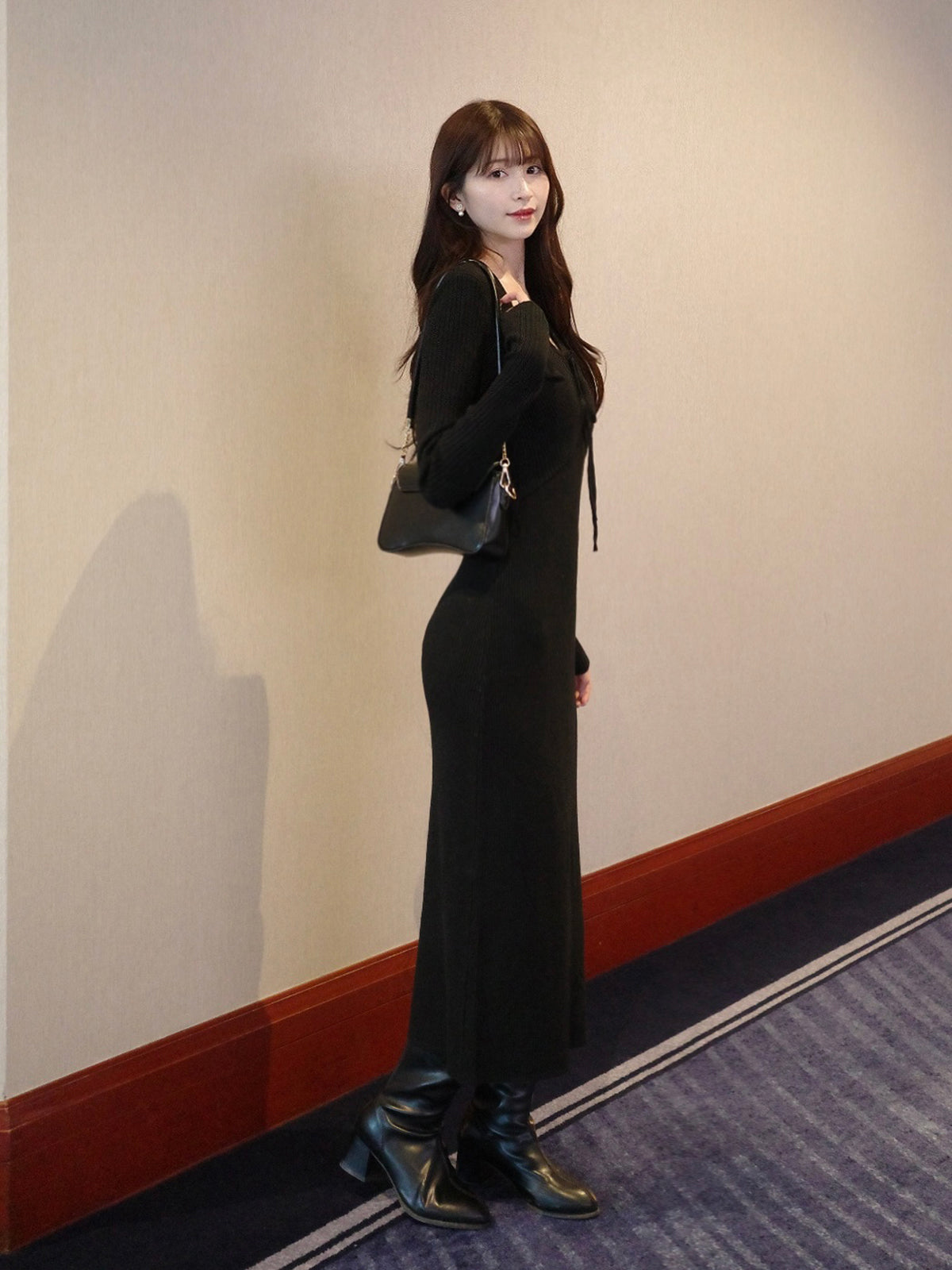 デザインネックリブニットワンピース