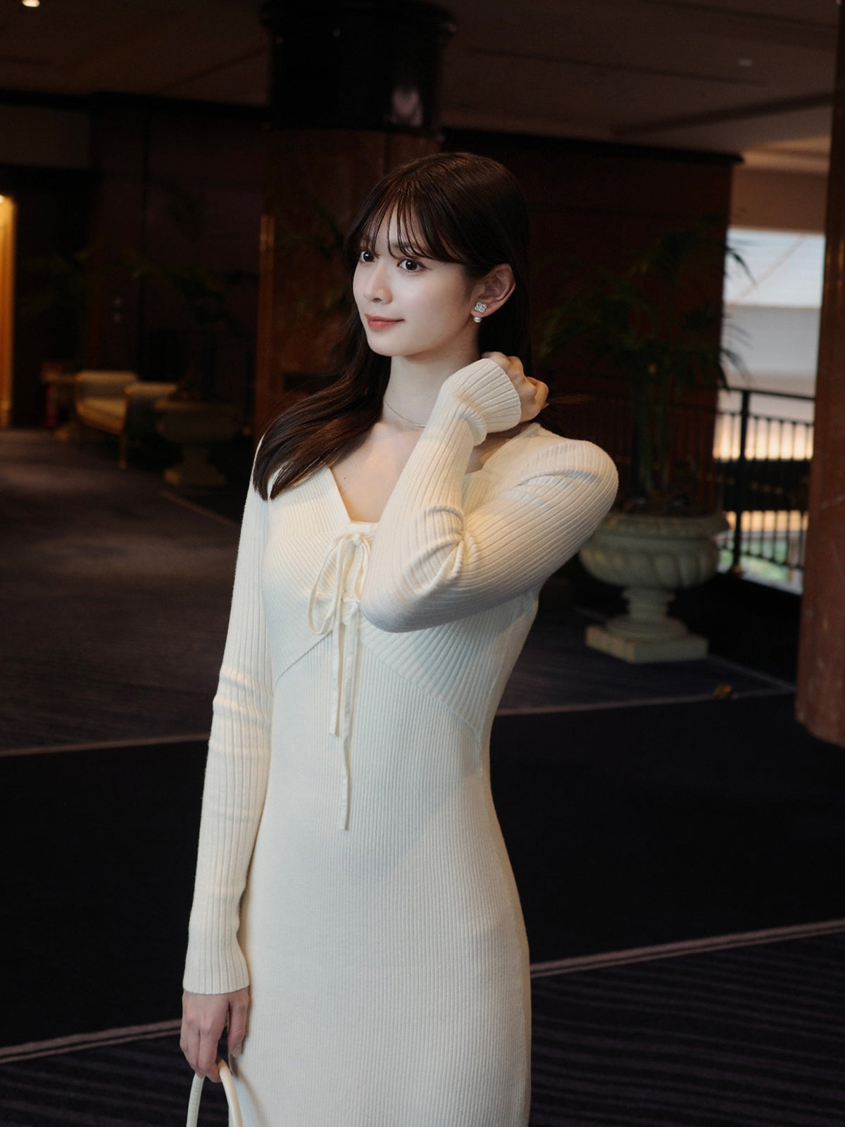 デザインネックリブニットワンピース