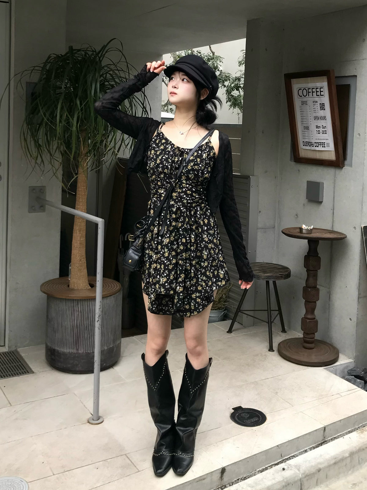 アンバランスヘムフラワーミニワンピース