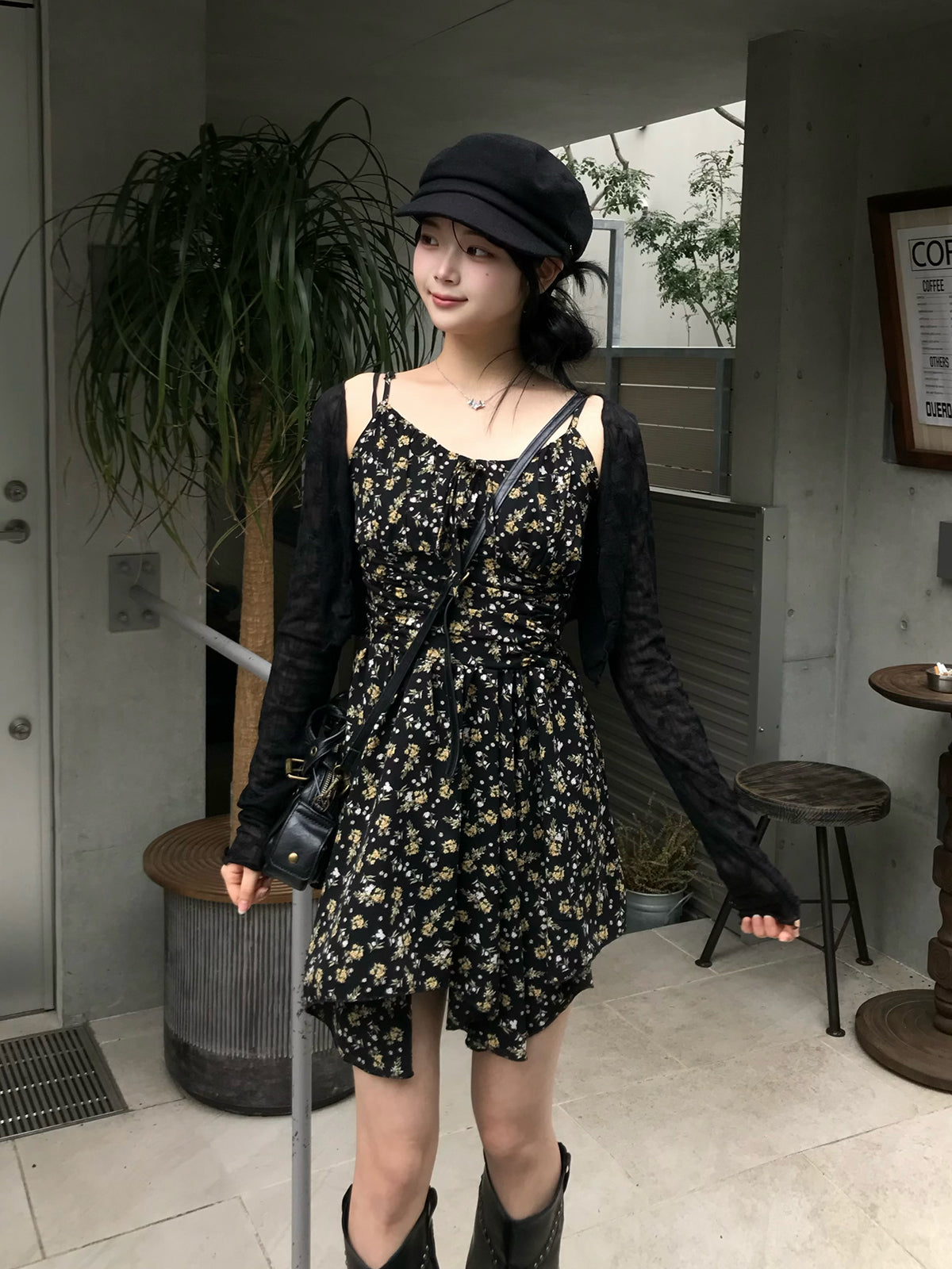 アンバランスヘムフラワーミニワンピース