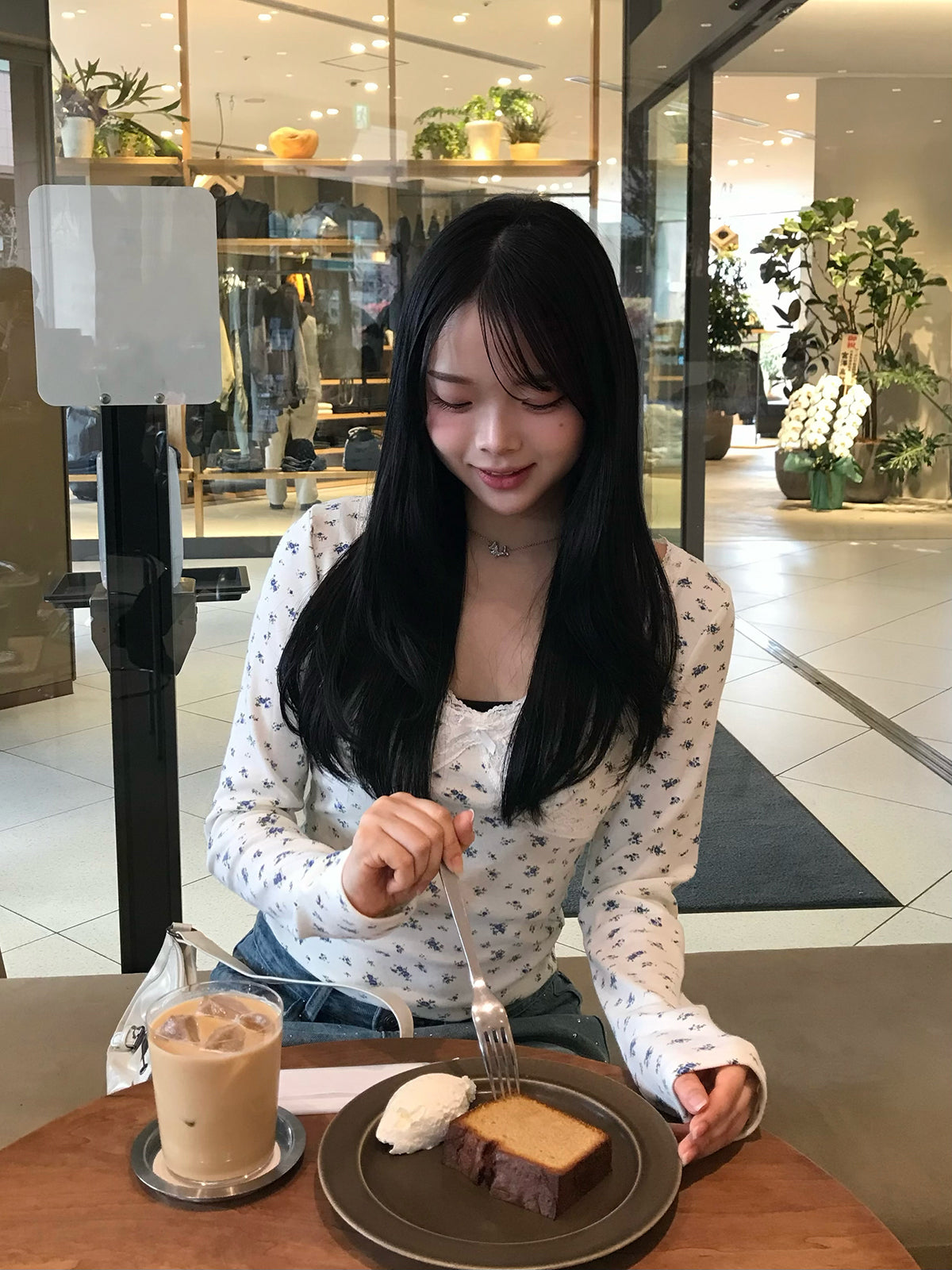 フラワーレースカットソー