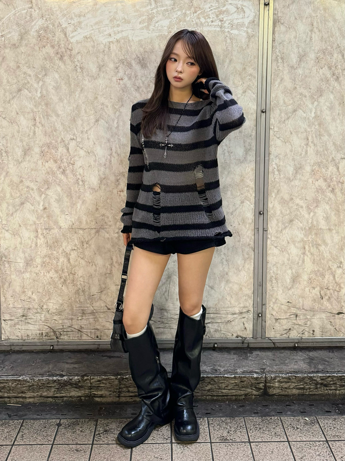 ボーダーダメージニット