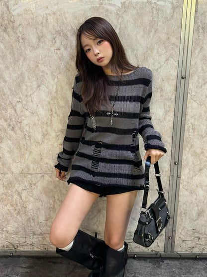 ボーダーダメージニット