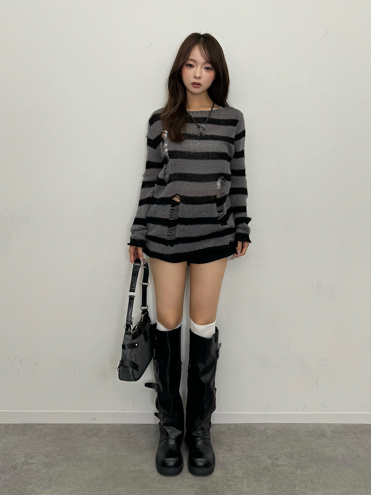 ボーダーダメージニット