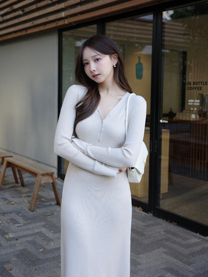 【新色・新素材】フロントボタンフレアニットワンピース