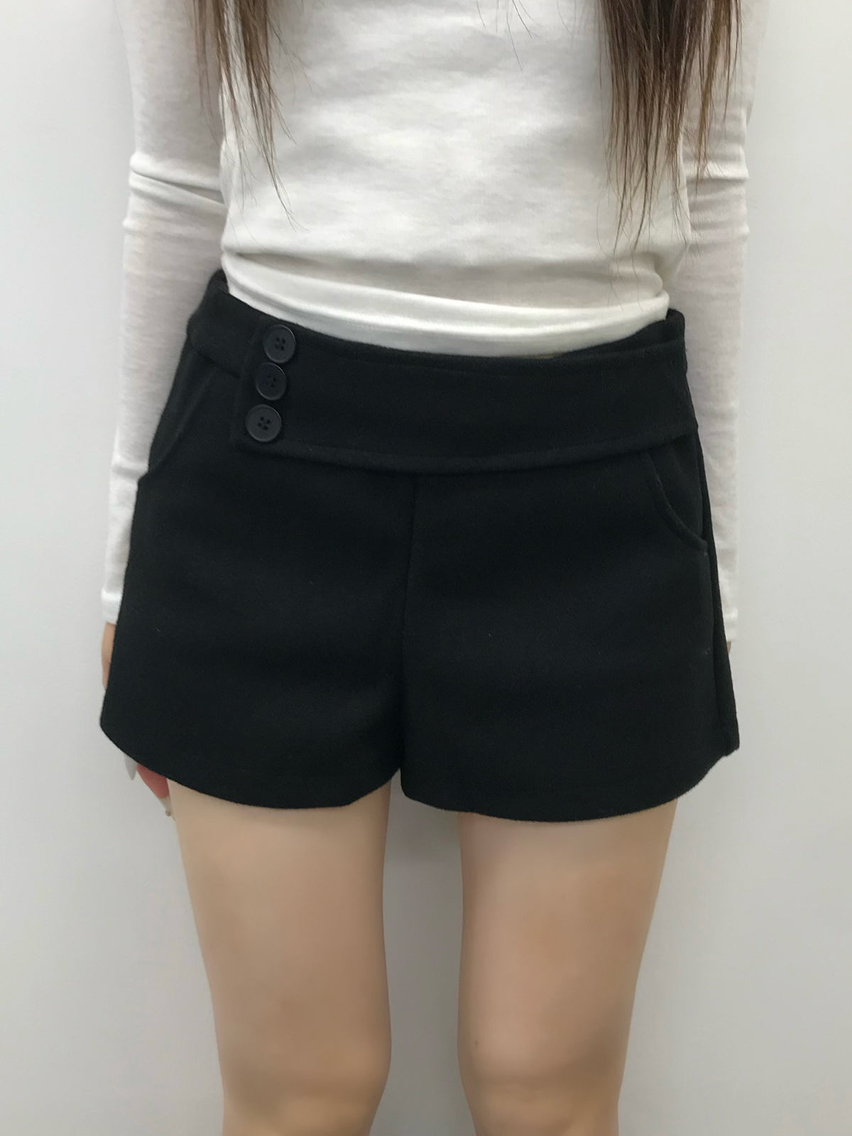 ウールライクボタンデザインショートパンツ