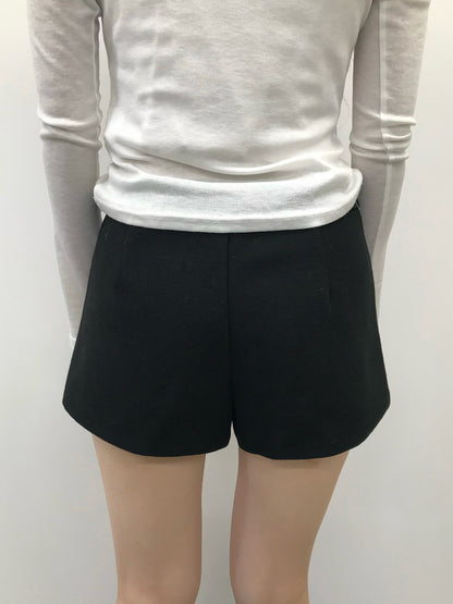 ウールライクボタンデザインショートパンツ