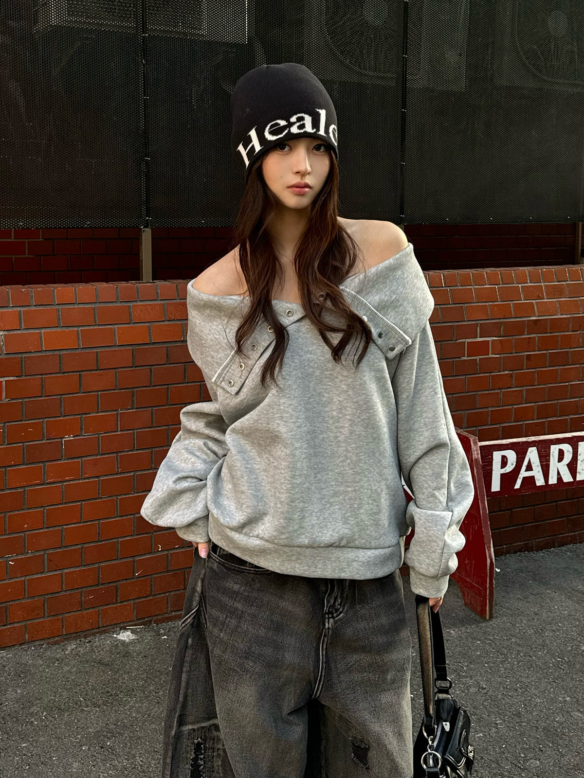 スナップボタンオフショルスウェット – ANDOR ONLINE