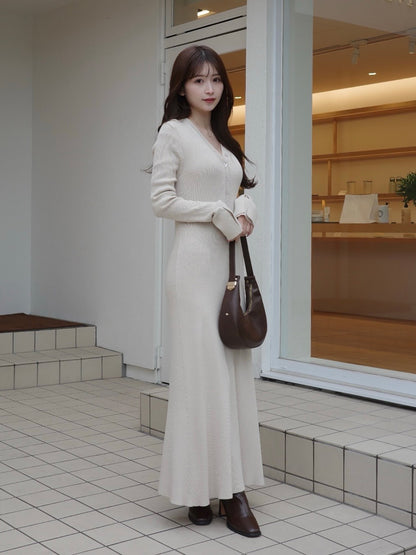 【新色・新素材】フロントボタンフレアニットワンピース