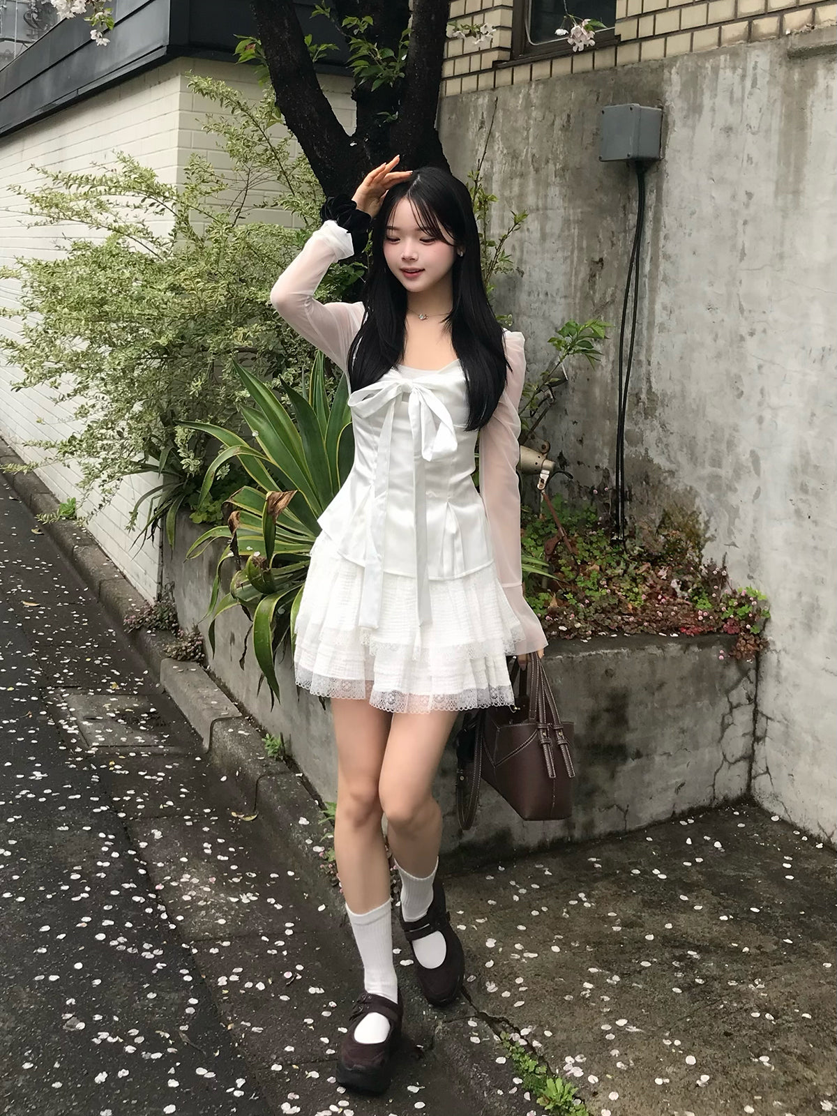 シアースリーブサテンリボンブラウス