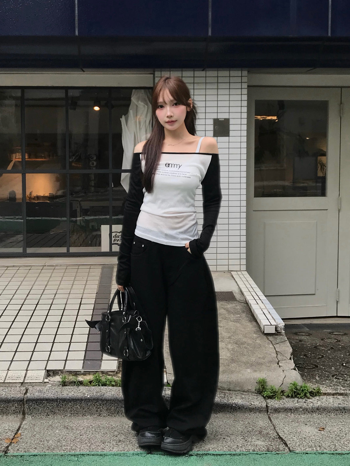 クロススタッズブラックデニムパンツ