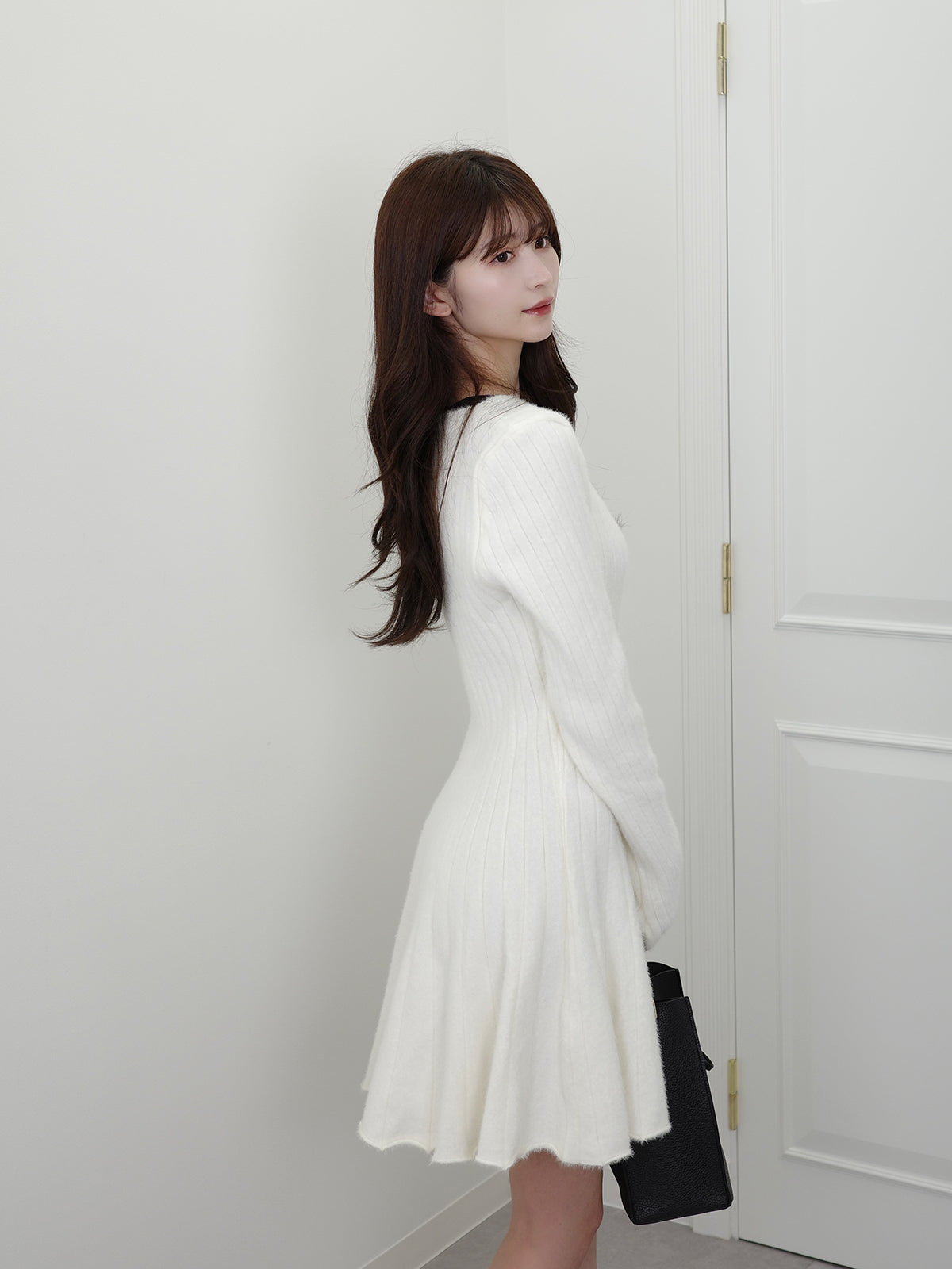 Vネックリボンニットミニワンピース