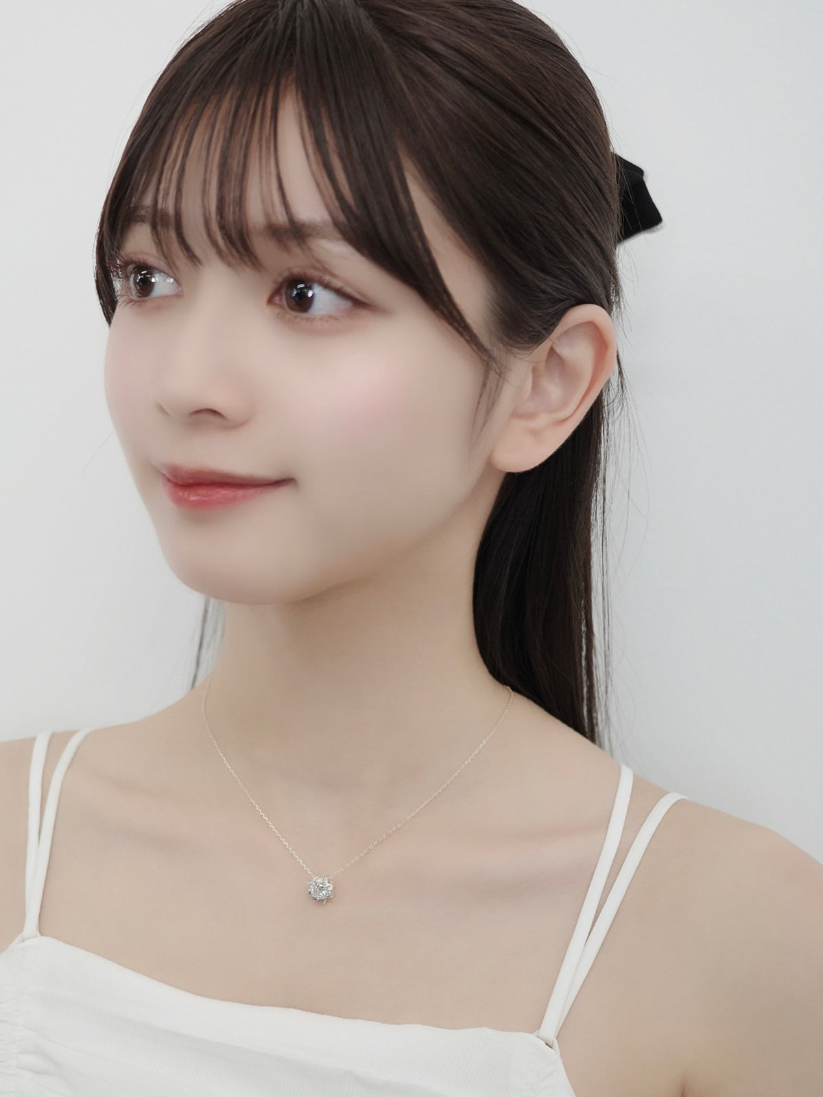 シャインフラワーネックレス