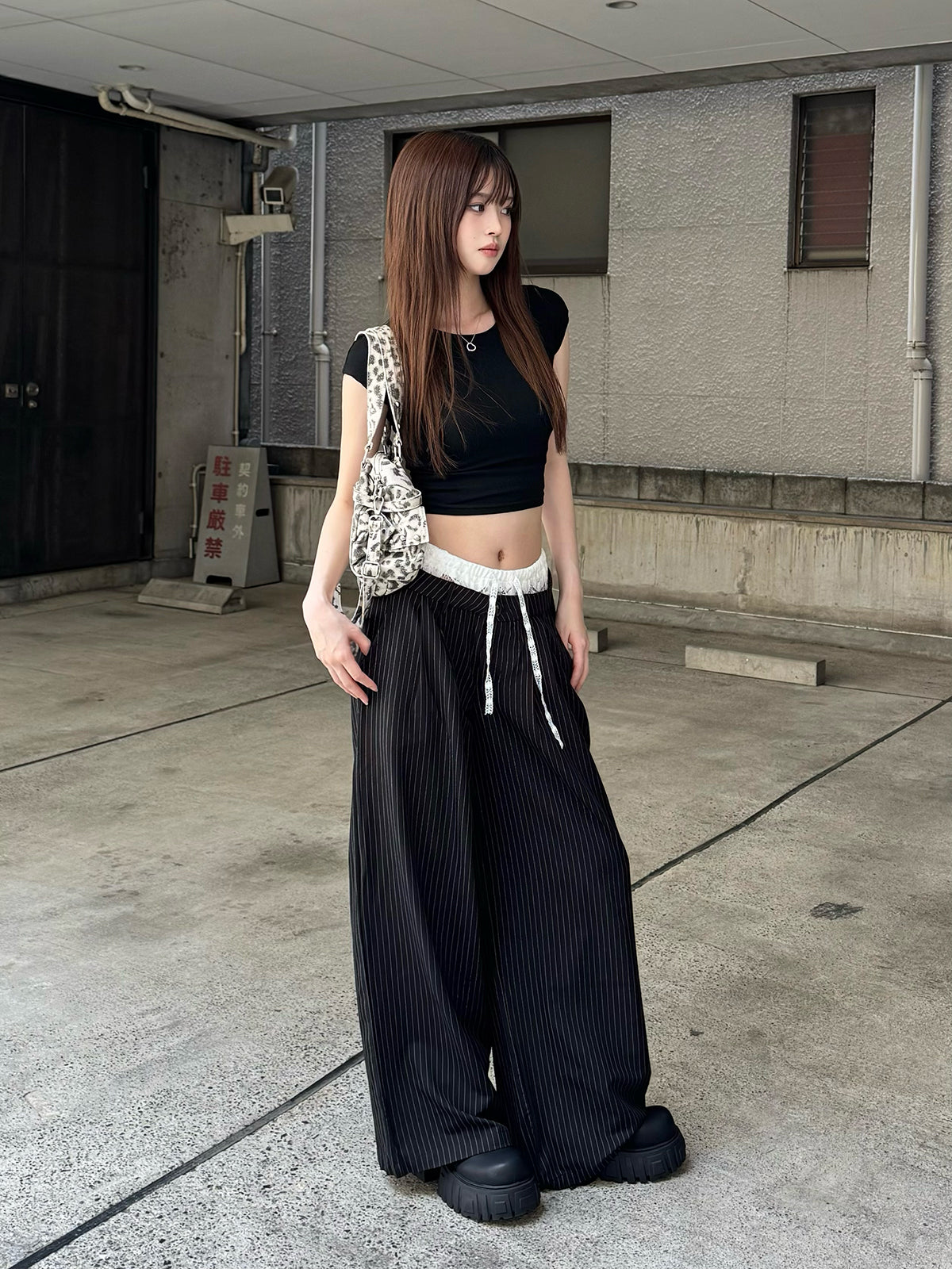 ピンストライプレーススラックス – ANDOR ONLINE