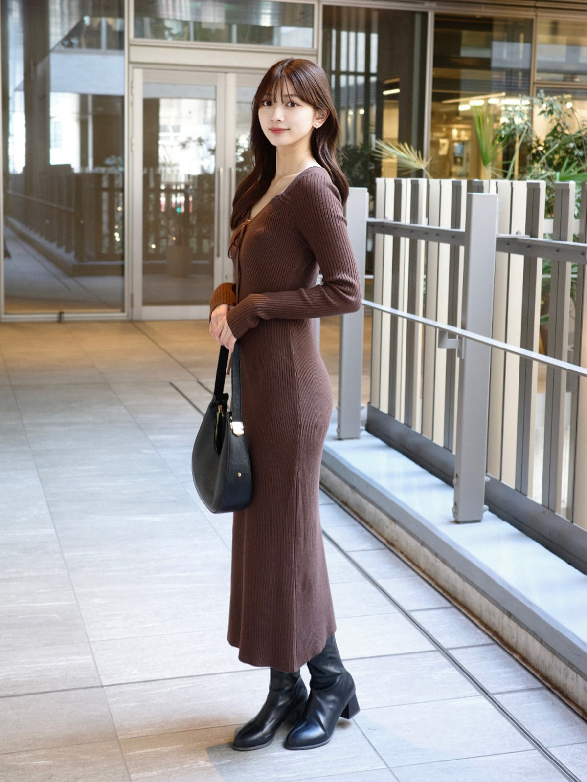 デザインネックリブニットワンピース