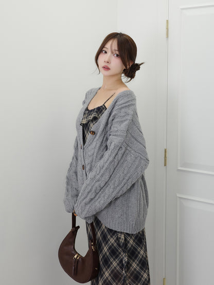 ケーブルニットルーズカーディガン