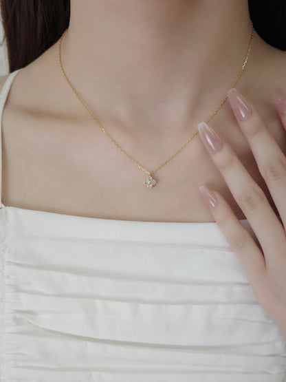 クロヴィアネックレス