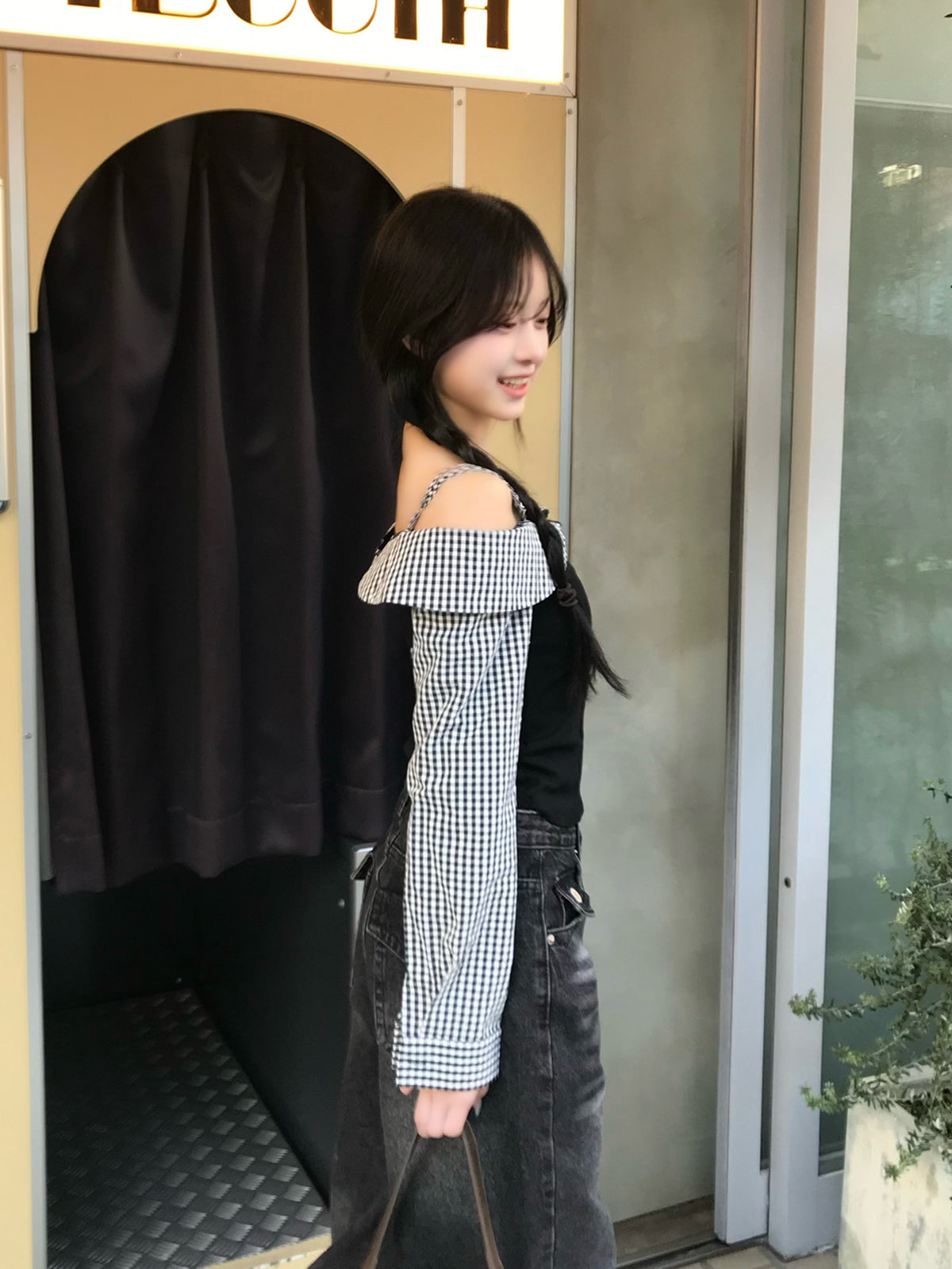 オフショルダーギンガムチェックカットソー