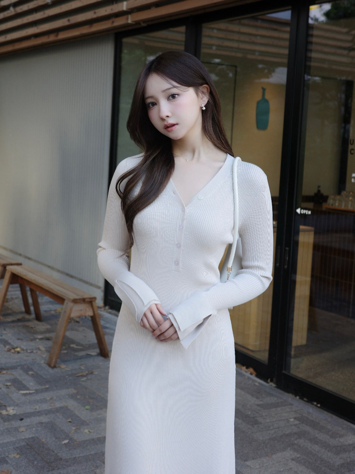 【新色・新素材】フロントボタンフレアニットワンピース