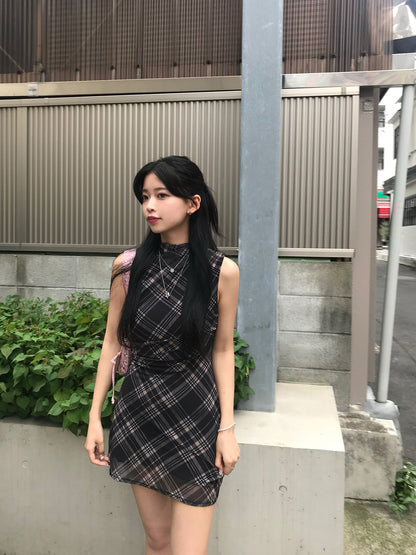 Sleeveless check tight mini dress