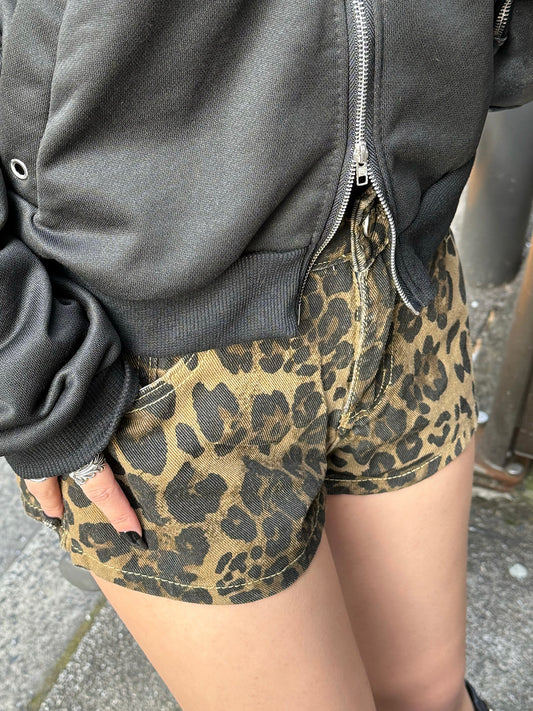 Leopard Short Denim Pants