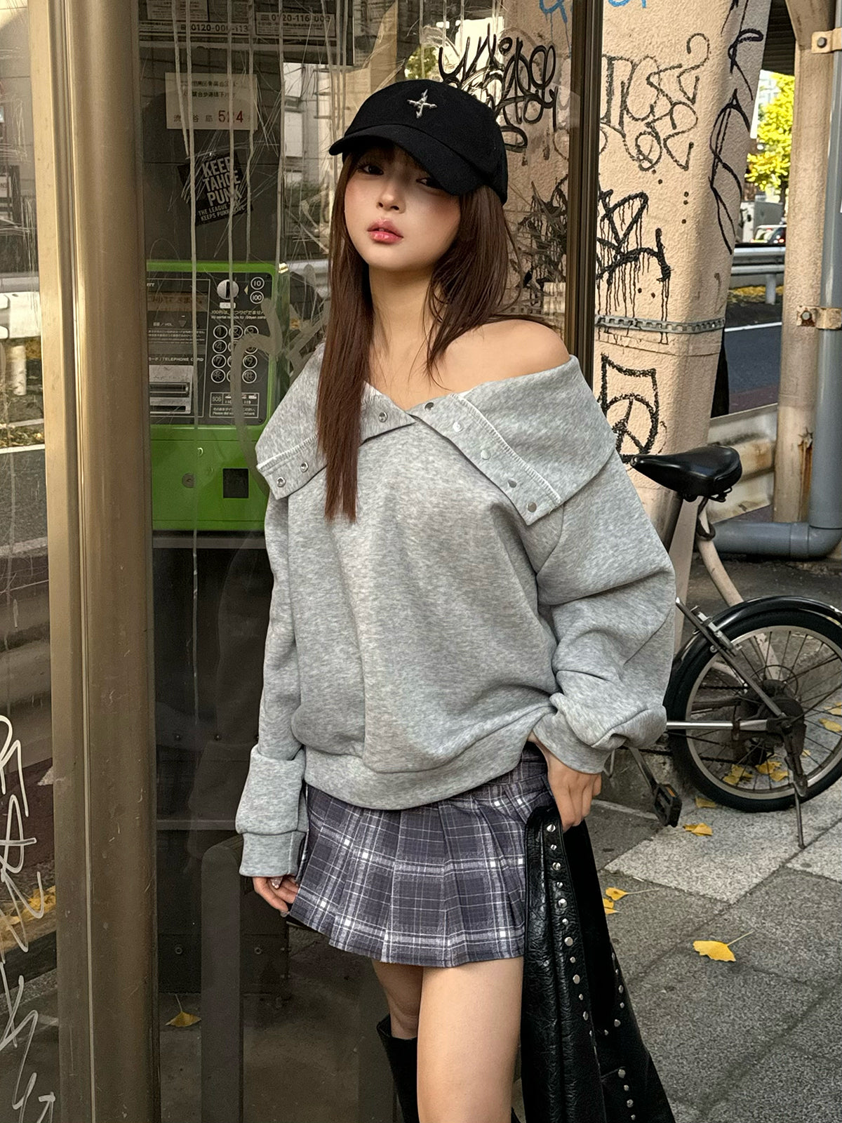 スナップボタンオフショルスウェット