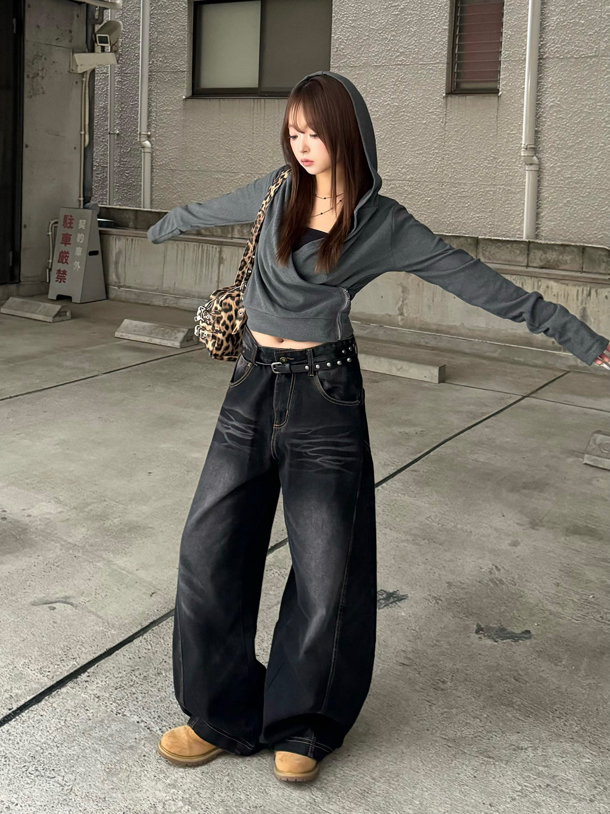 ボリュームカーブシルエットワイドデニムパンツ – ANDOR ONLINE