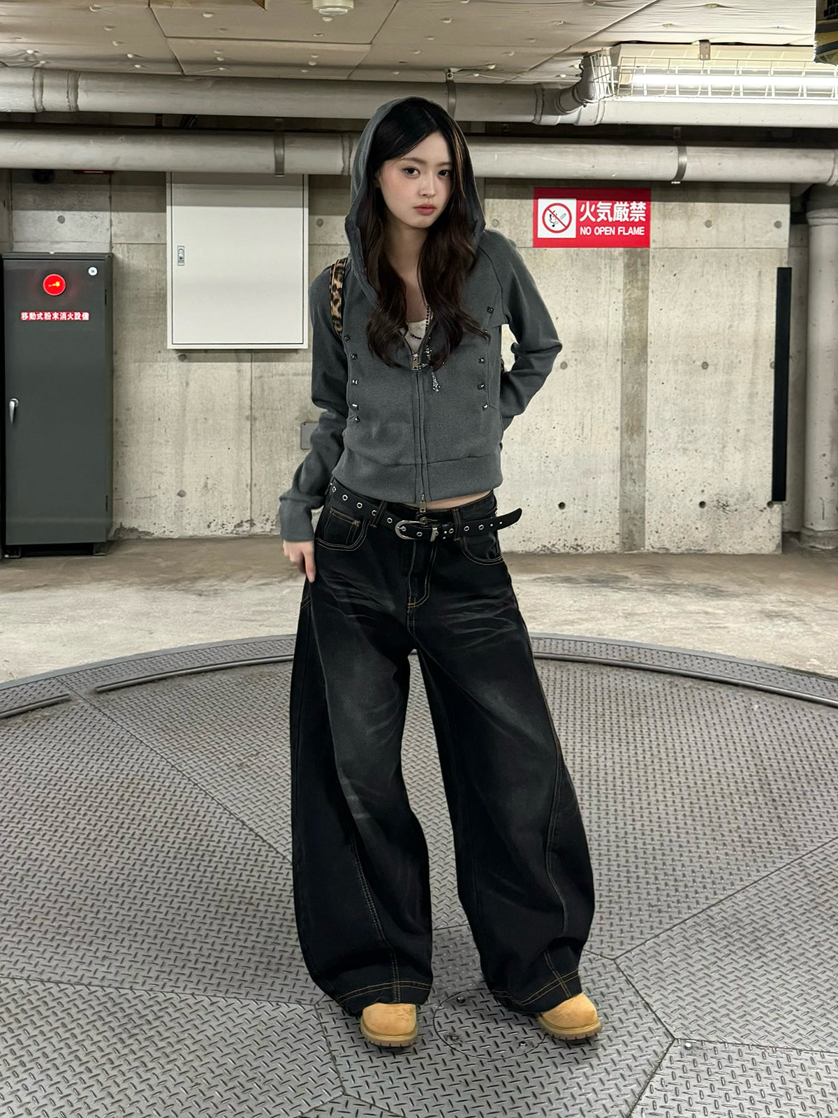ボリュームカーブシルエットワイドデニムパンツ – ANDOR ONLINE