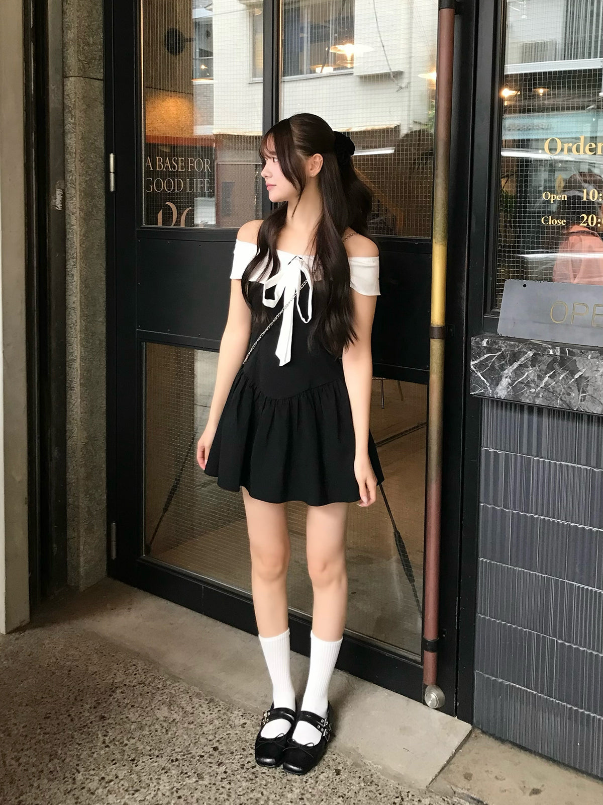 オフショルリボンバイカラーミニワンピース