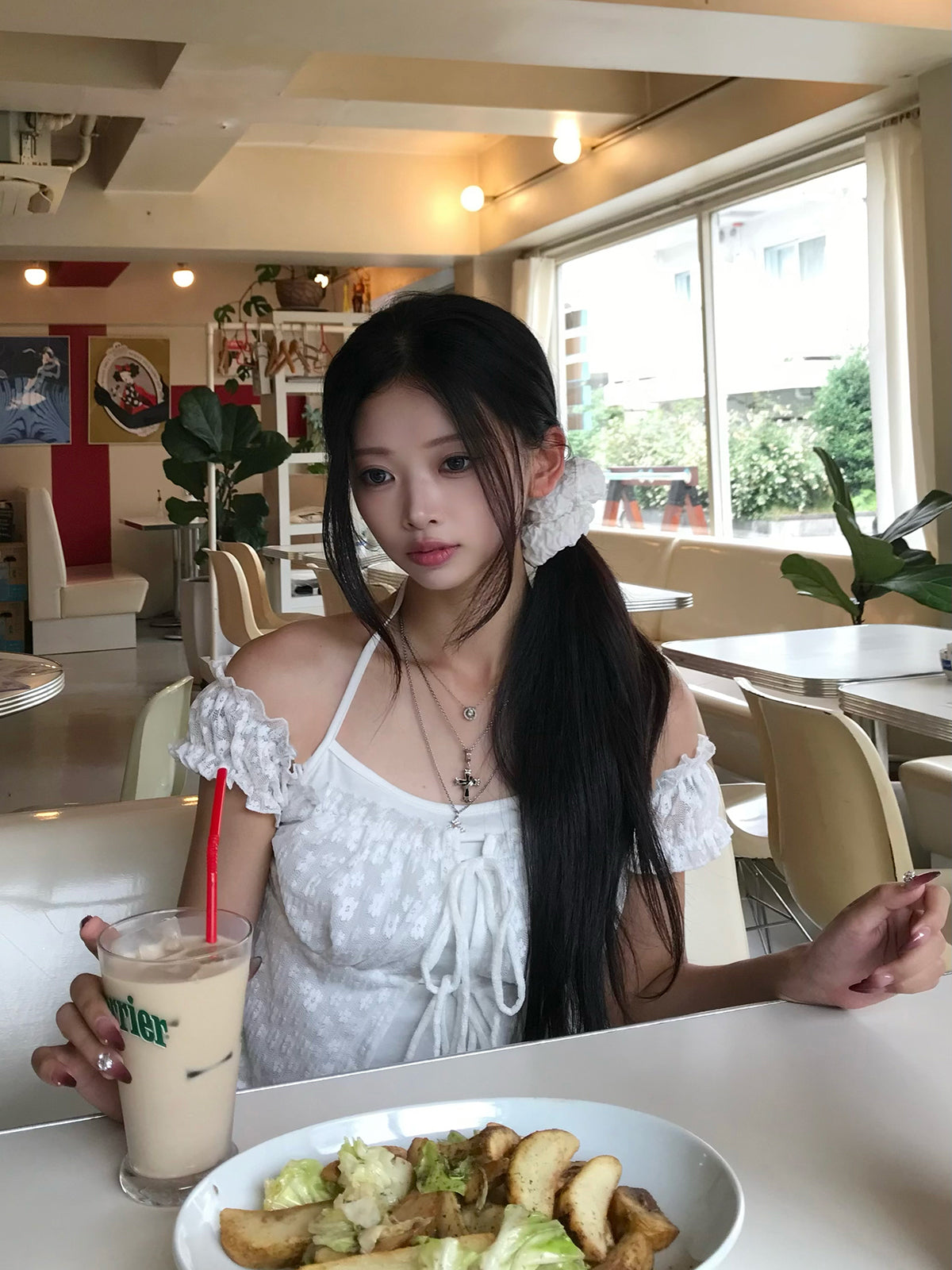 ホルターフラワーレースカットソー