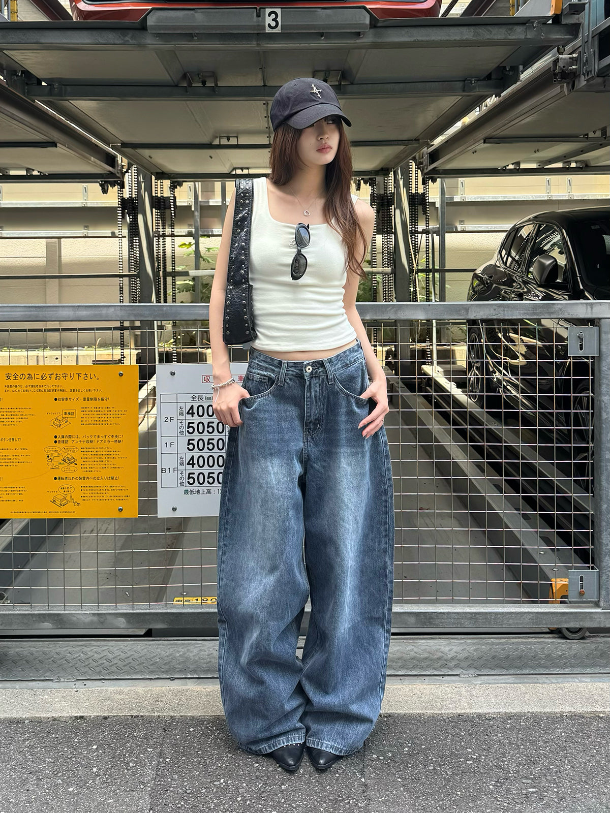 バックアジャストボタンデニムパンツ
