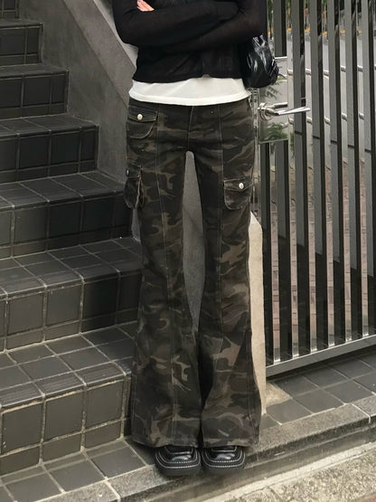 迷彩喇叭牛仔裤