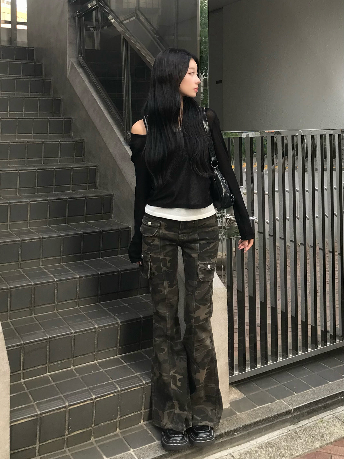 迷彩喇叭牛仔裤