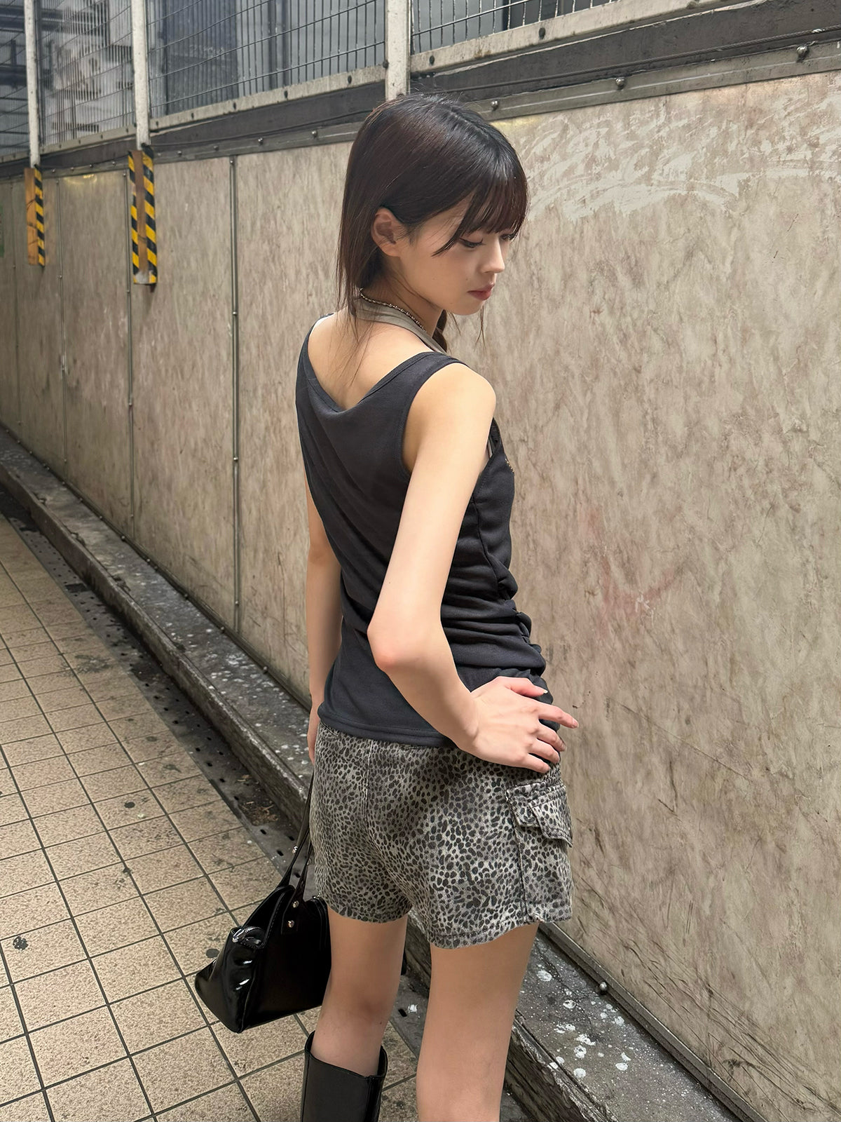 ネックレスモチーフレイヤードタンクトップ