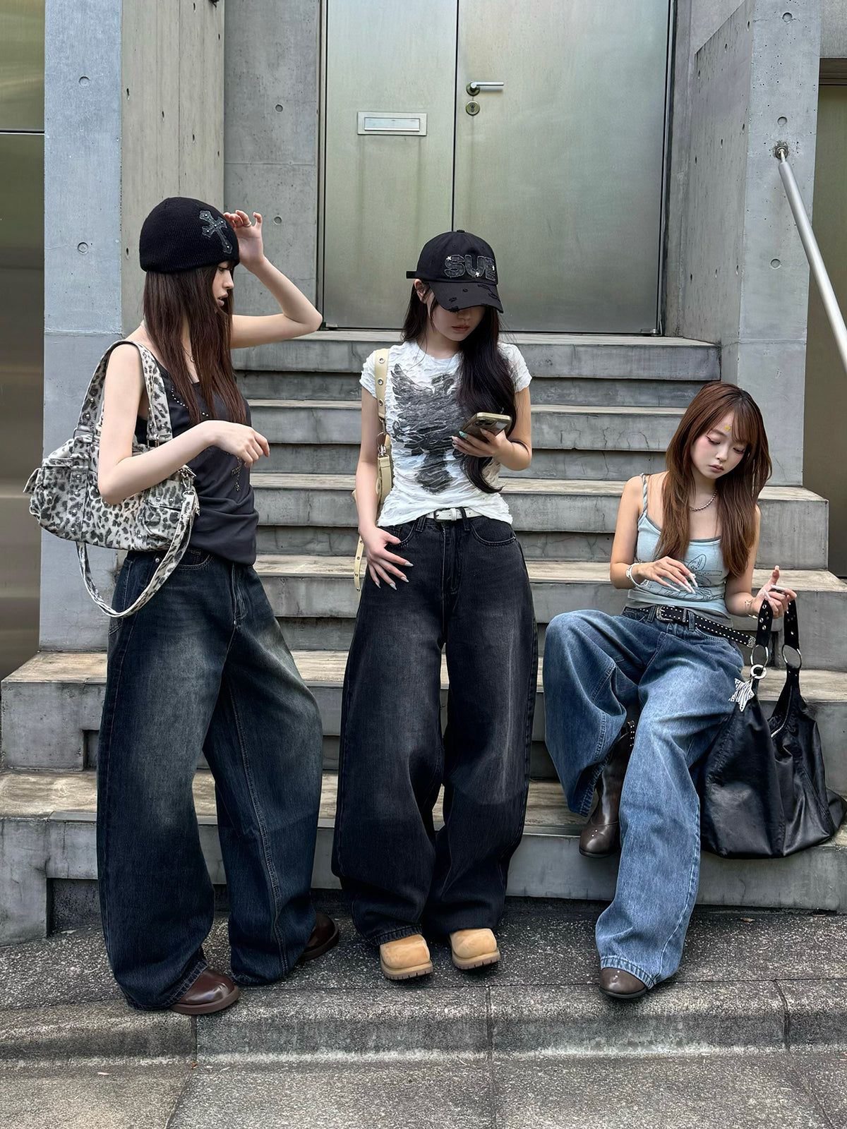 バックアジャストボタンデニムパンツ