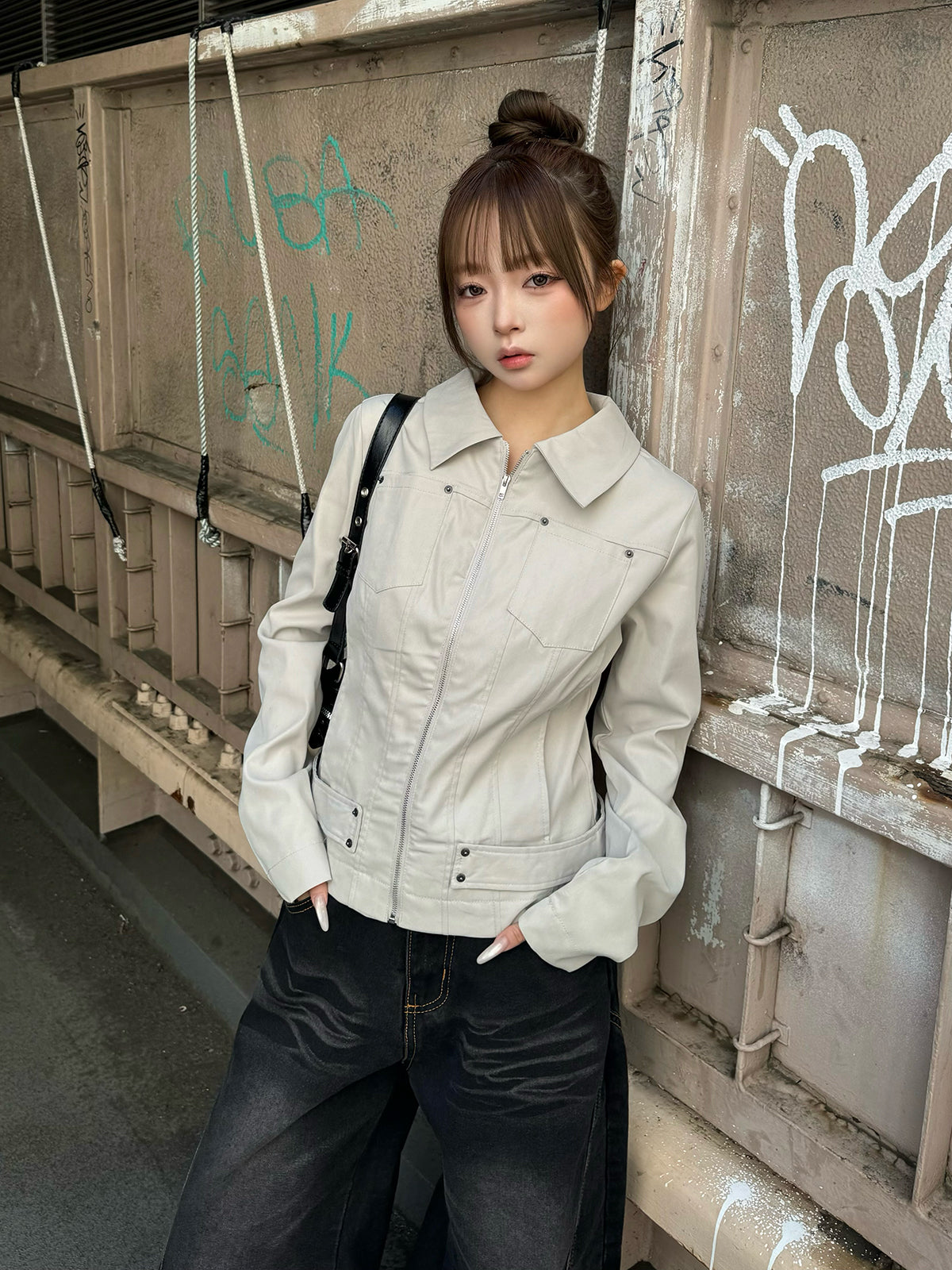 スリムシルエットジップジャケット