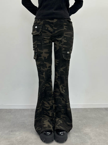 迷彩喇叭牛仔裤