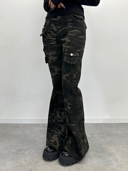 迷彩喇叭牛仔裤
