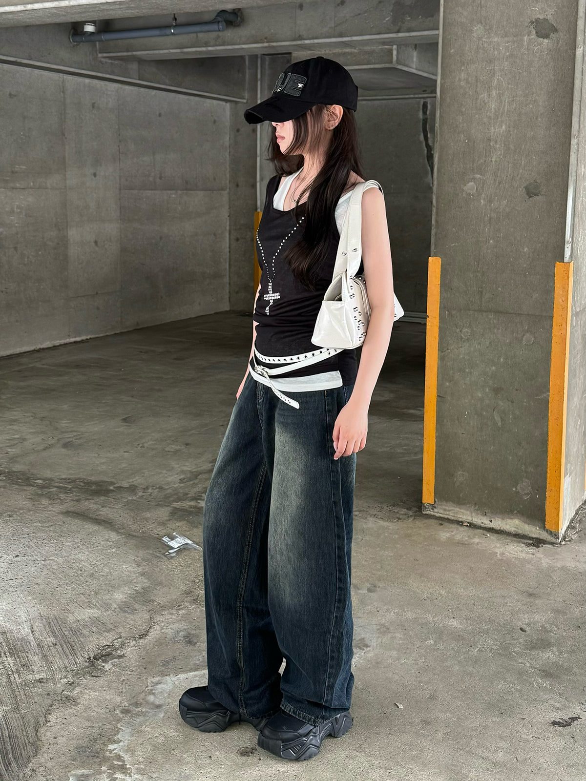 バックアジャストボタンデニムパンツ