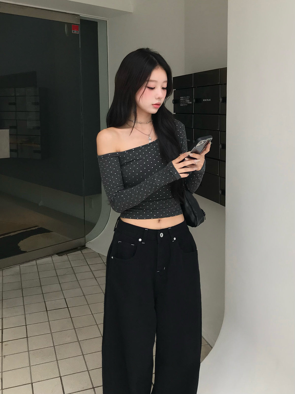 ラメドットワンショルカットソー