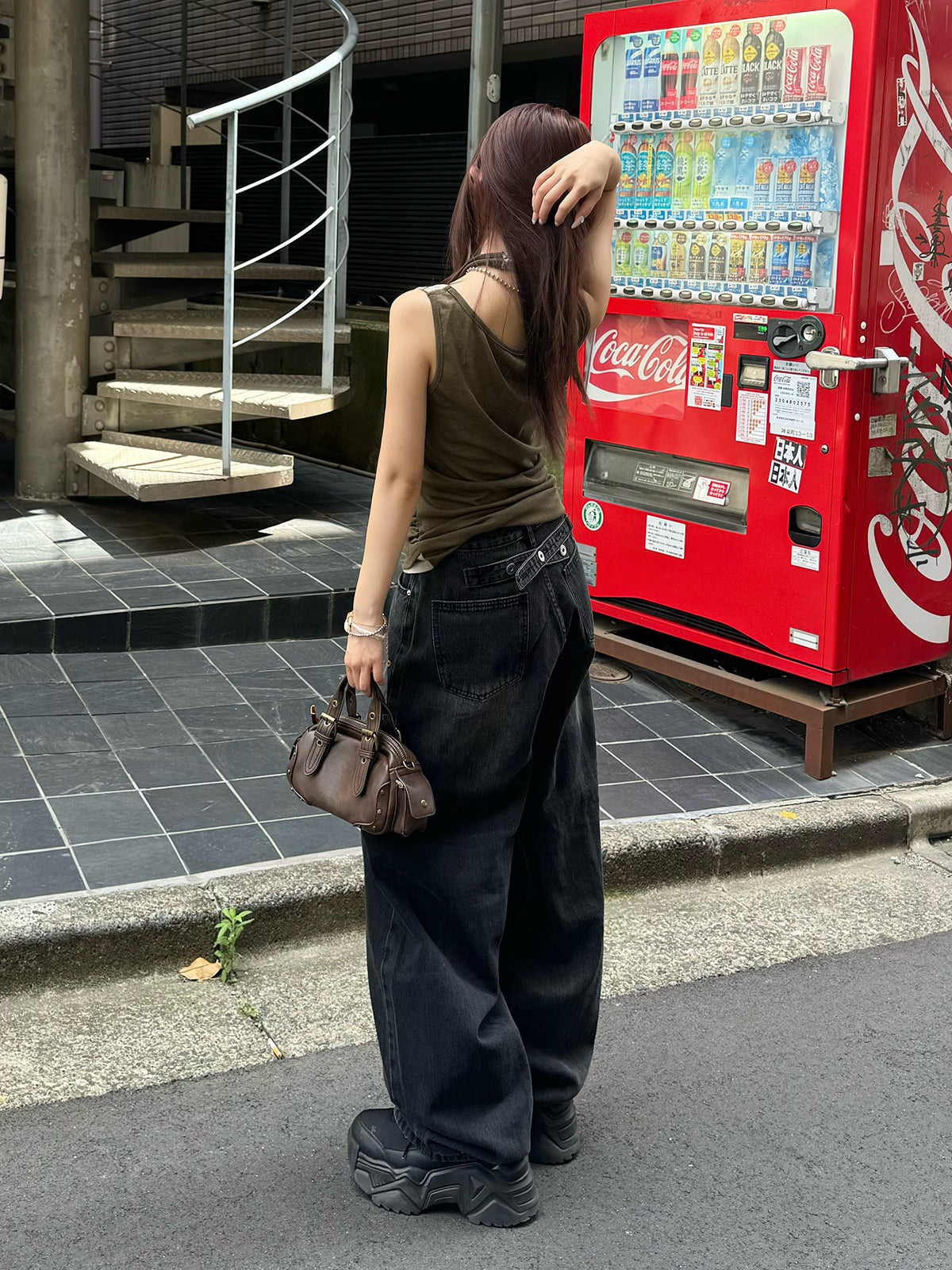 バックアジャストボタンデニムパンツ