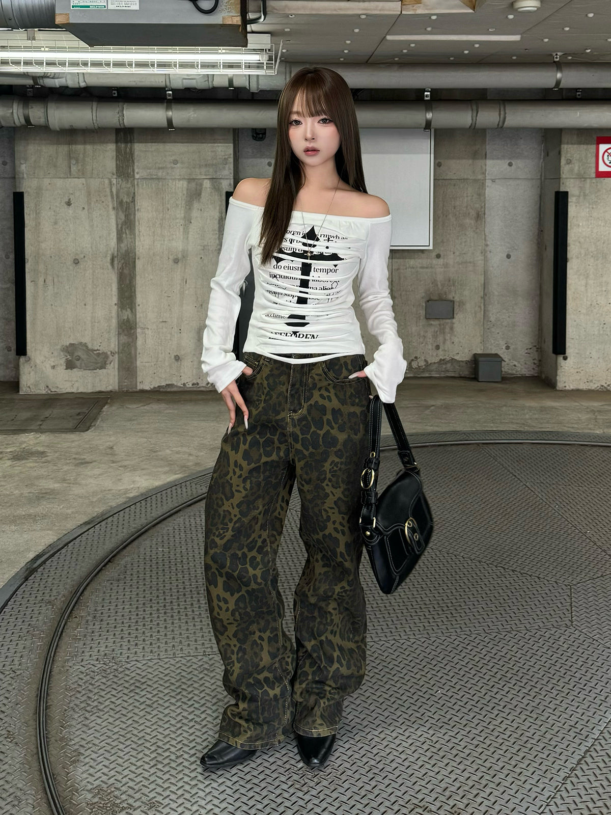 クロスカットダメージカットソー