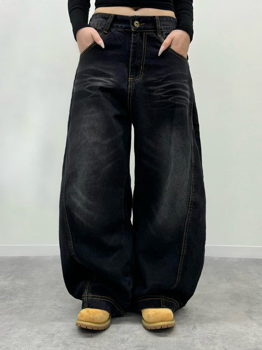 ボリュームカーブシルエットワイドデニムパンツ