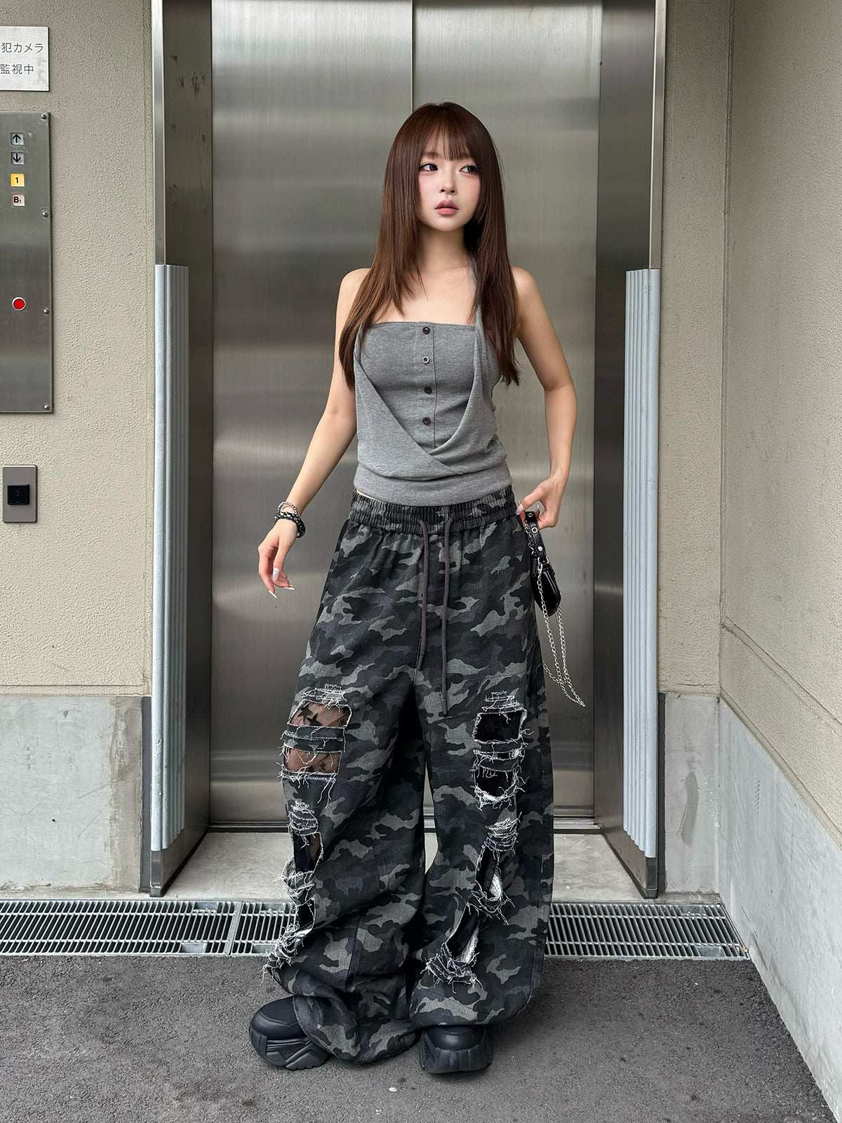 カモフラージュダメージワイドドロストパンツ