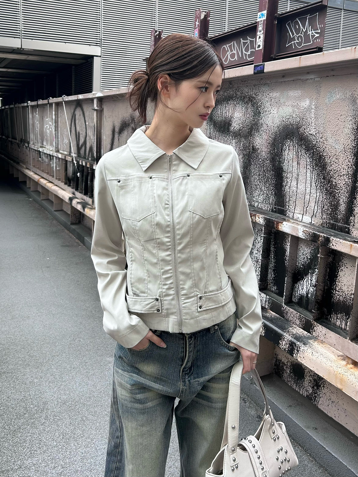 スリムシルエットジップジャケット