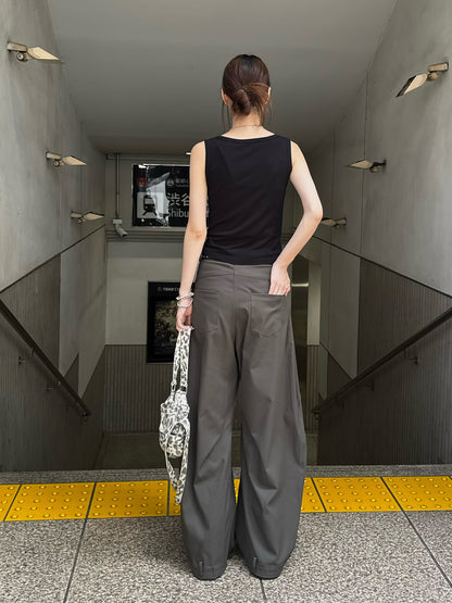 スタッズベルトバルーンワイドパンツ